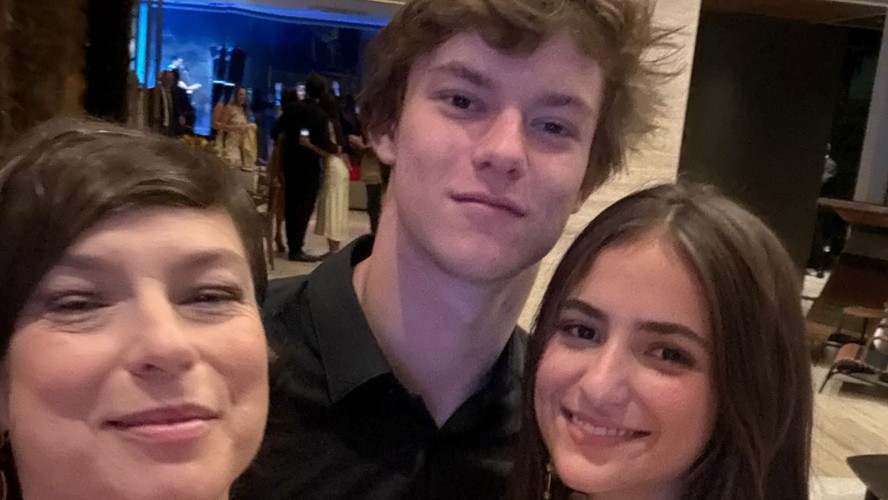 Discreta, Maria Paula publica foto rara ao lado dos dois filhos com seu ...