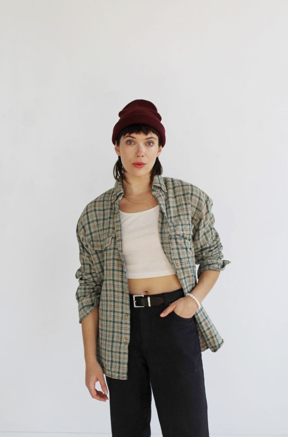 Camisa xadrez verde independente da tonalidade dá um toque ainda mais especial para o look. — Foto: Reprodução/Pinterest