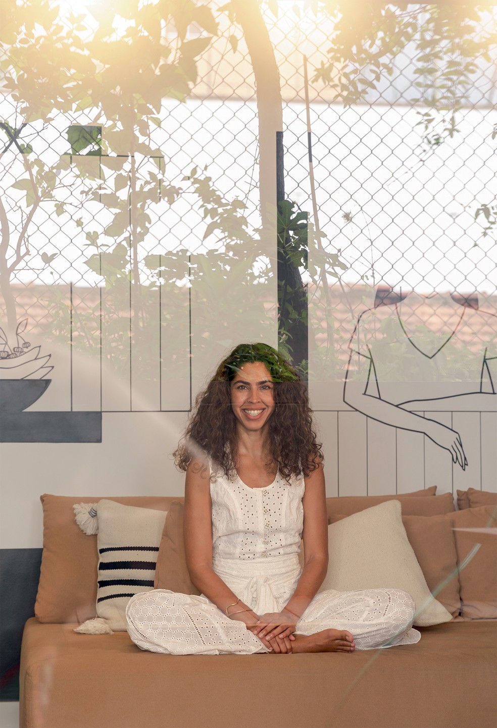 Bela Gil em sua casa, na Zona Oeste de  São Paulo — Foto: Flora Negri