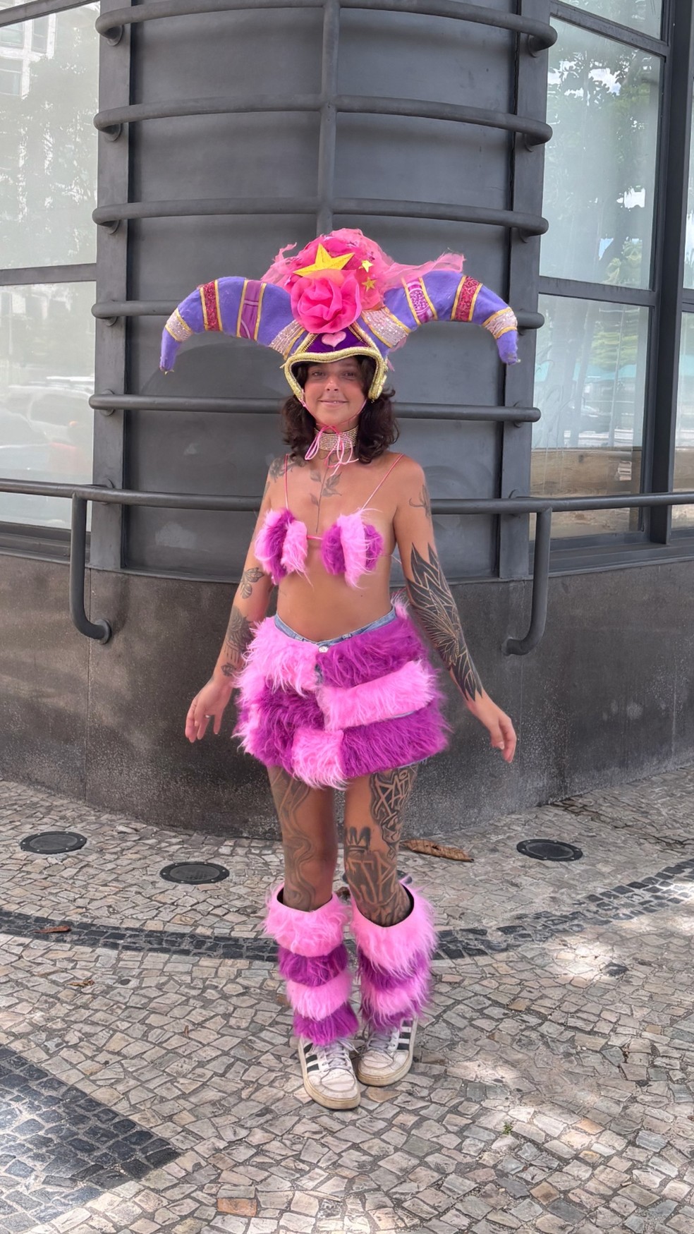 Lohanne Tavares com look feito por fantasias coletadas pelo Sustenta Carnaval — Foto: Arquivo pessoal