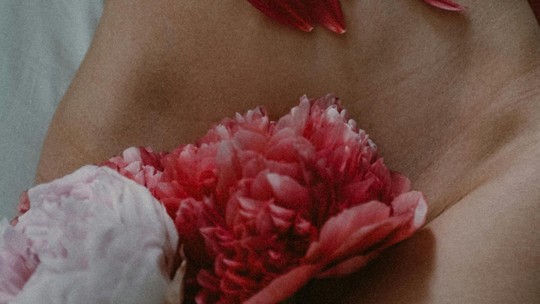 “Nunca gozei tanto quanto no dia em que não me depilei”: como pelos em mulheres viraram luxo do desejo “Nunca gozei tanto quanto no dia em que não me depilei”: como pelos em mulheres viraram luxo do desejo