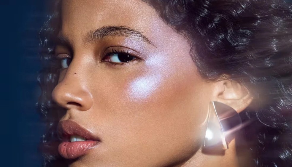 Iluminador lavanda — Foto: Divulgação/Fenty Beauty