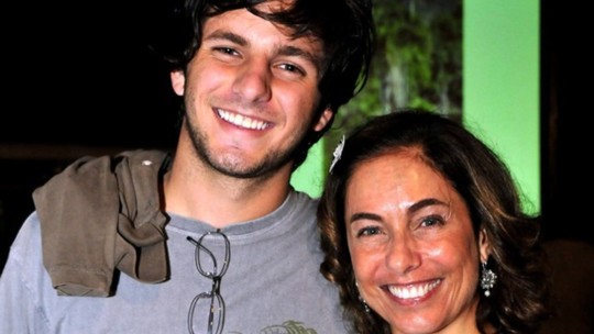 Cissa Guimarães posta homenagem de aniversário ao filho, Rafael Mascarenhas, morto em 2010: 'Te celebro todos os dias'