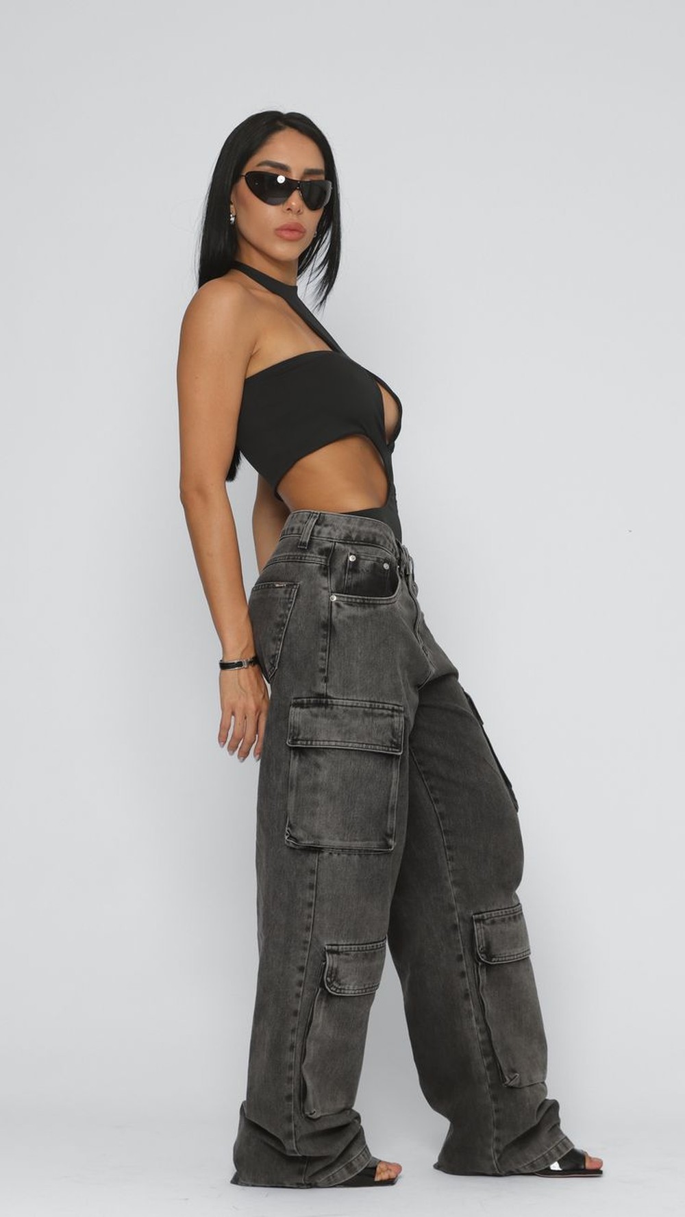 Look com calça cargo: 30 inspirações que unem conforto e estilo
