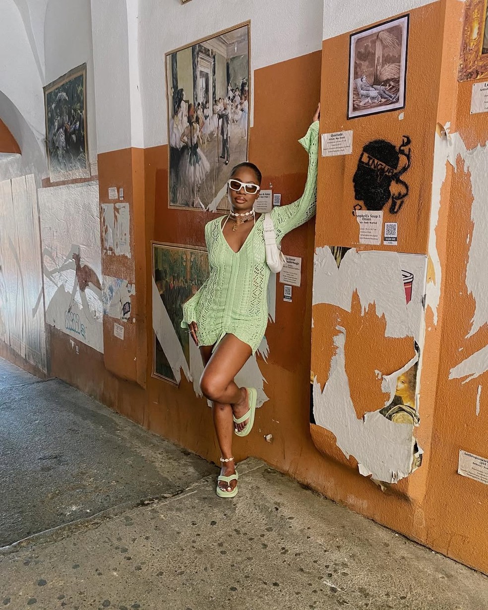 Look com sandália de plataforma — Foto: Reprodução/Instagram @jademacj