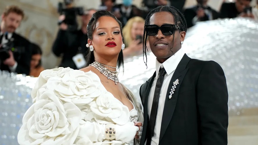 Rihanna e A$AP Rocky no Met Gala de 2023