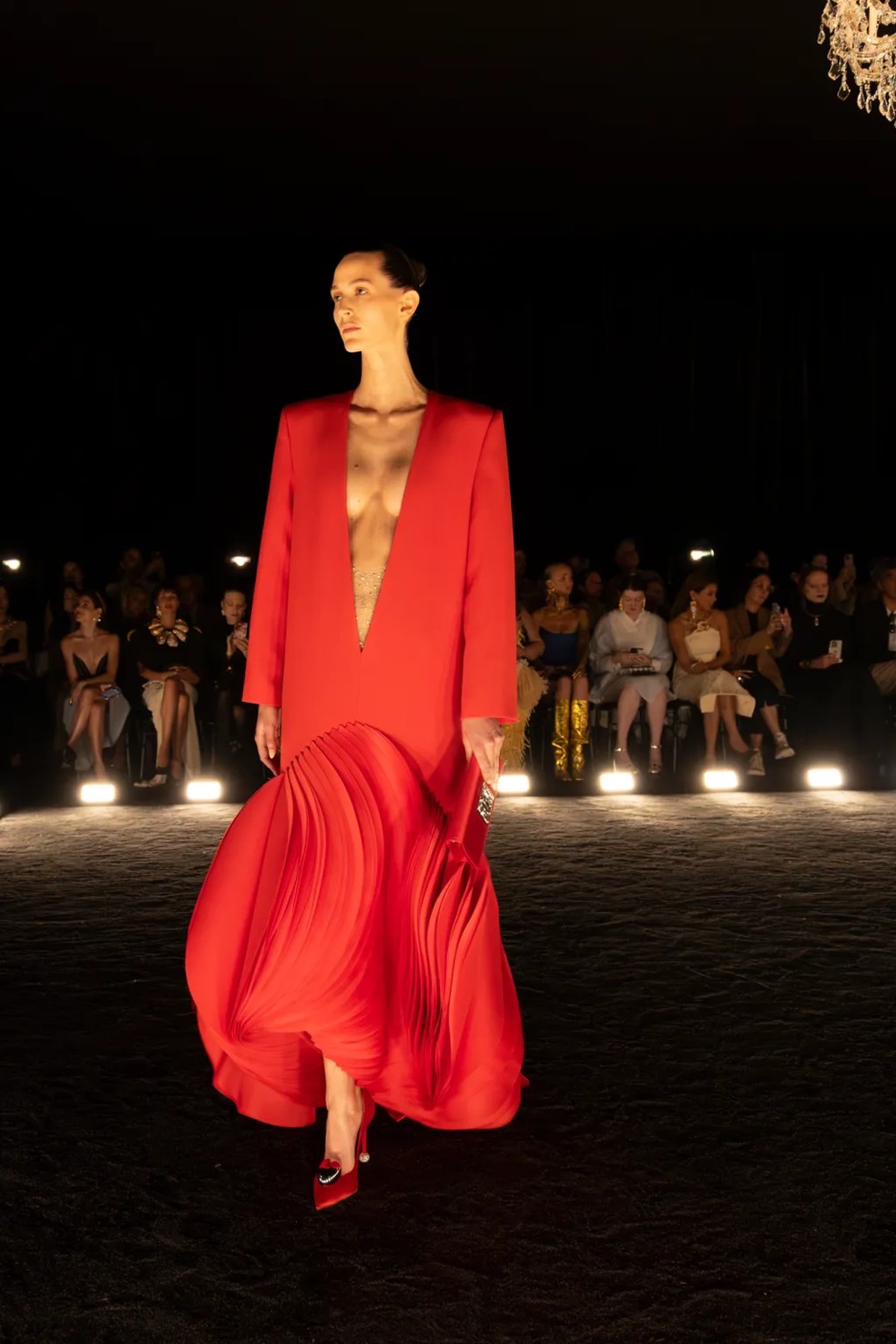 Schiaparelli, alta-costura de outono 2024 — Foto: Schiaparelli