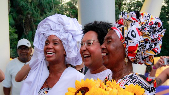 Desfile Isa Silva no Museu Afro tem inspiração em Dete Lima, estilista do bloco Ilê Aiyê