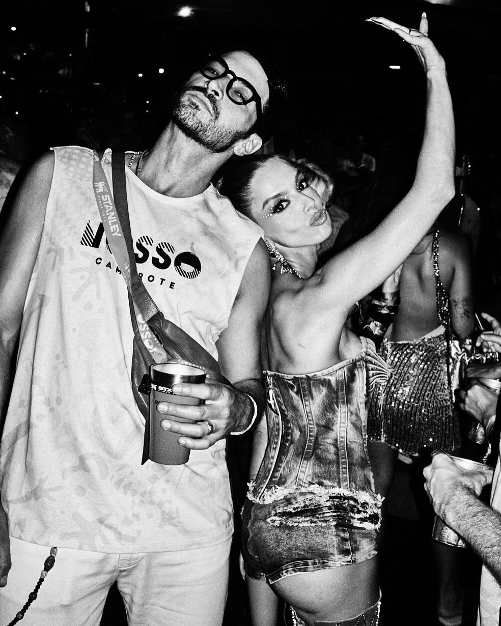 Giovanna Lancellotti e Leandro Lima curtiram um camarote juntos — Foto: Reprodução/Instagram