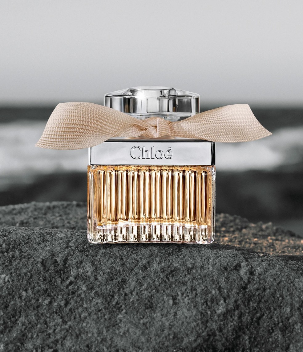 Chloé Eau de Parfum tem notas delicadas de peônia, lírio e âmbar. Essa fragrância traduz a sensibilidade e o romantismo dos piscianos — Foto: Reprodução/Chloé