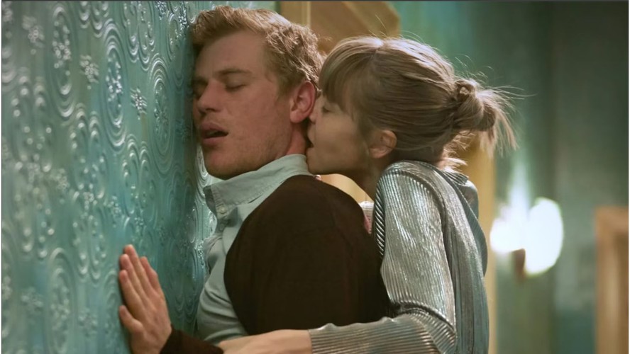 Mulheres descrevem a experiência de assumir o controle na inversão de papéis no sexo. Na foto: cena do filme Cordélia (2019)