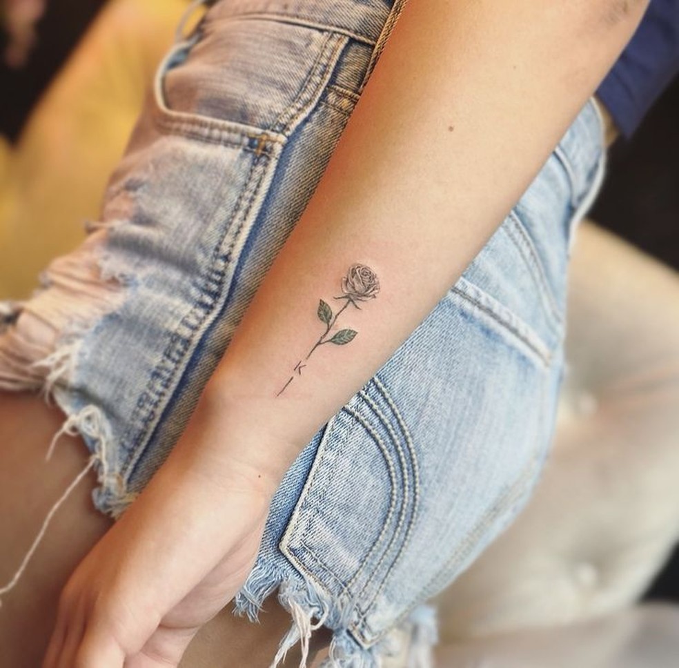 Pulso: Uma rosa delicada, símbolo de beleza. — Foto: Reprodução/Pinterest