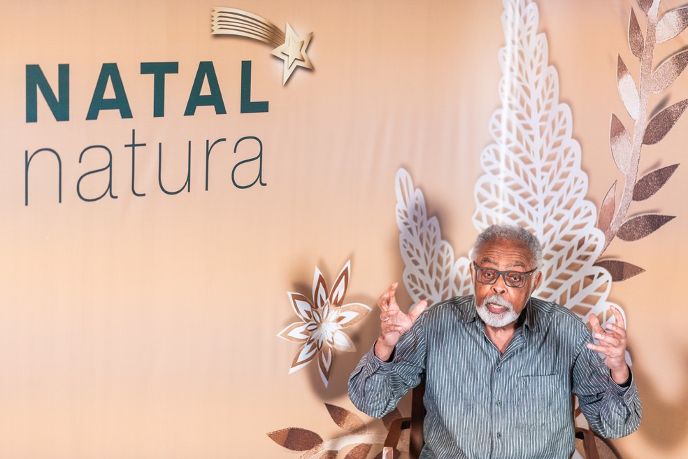 Conversa com Gilberto Gil aconteceu em uma coletiva no lançamento da campanha de Natal da Natura — Foto: @eugucentrico