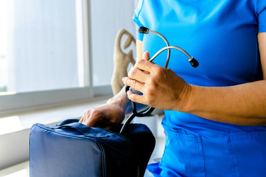 É esperado que mulheres com 50 anos ou mais vão com frequência à ginecologista, cardiologista, endocrinologista e dermatologista