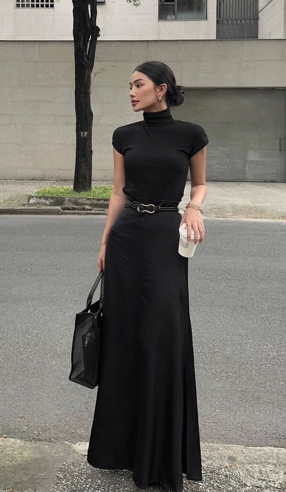 Look all black também é perfeito para jantares a noite. — Foto: Reprodução/Pinterest @Grahamgraff