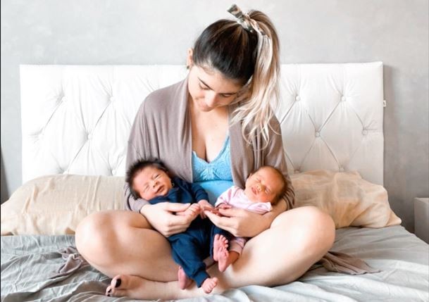 Brasileira engravida enquanto estava grávida e dá à luz gêmeos