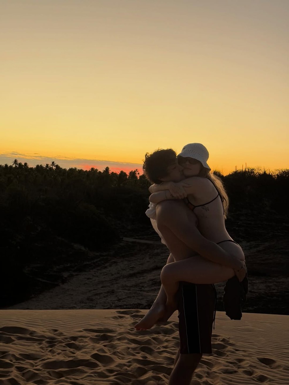 Luísa Sonza comemora 2 anos de namoro reservado com médico português Luis Ribeirinho — Foto: marieclaire