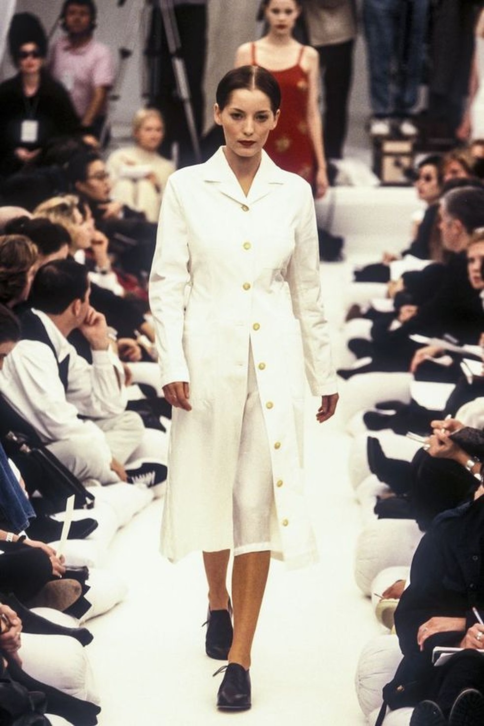 Primeiro desfile feminino de Dries Van Noten, em 1994 — Foto: Getty Images