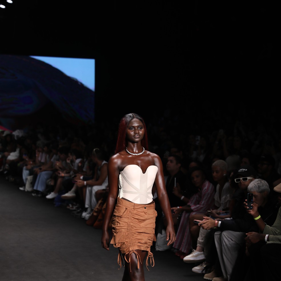 SPFW N56: Dendezeiro — Foto: Gabriela Queiro @gabiqueiroph