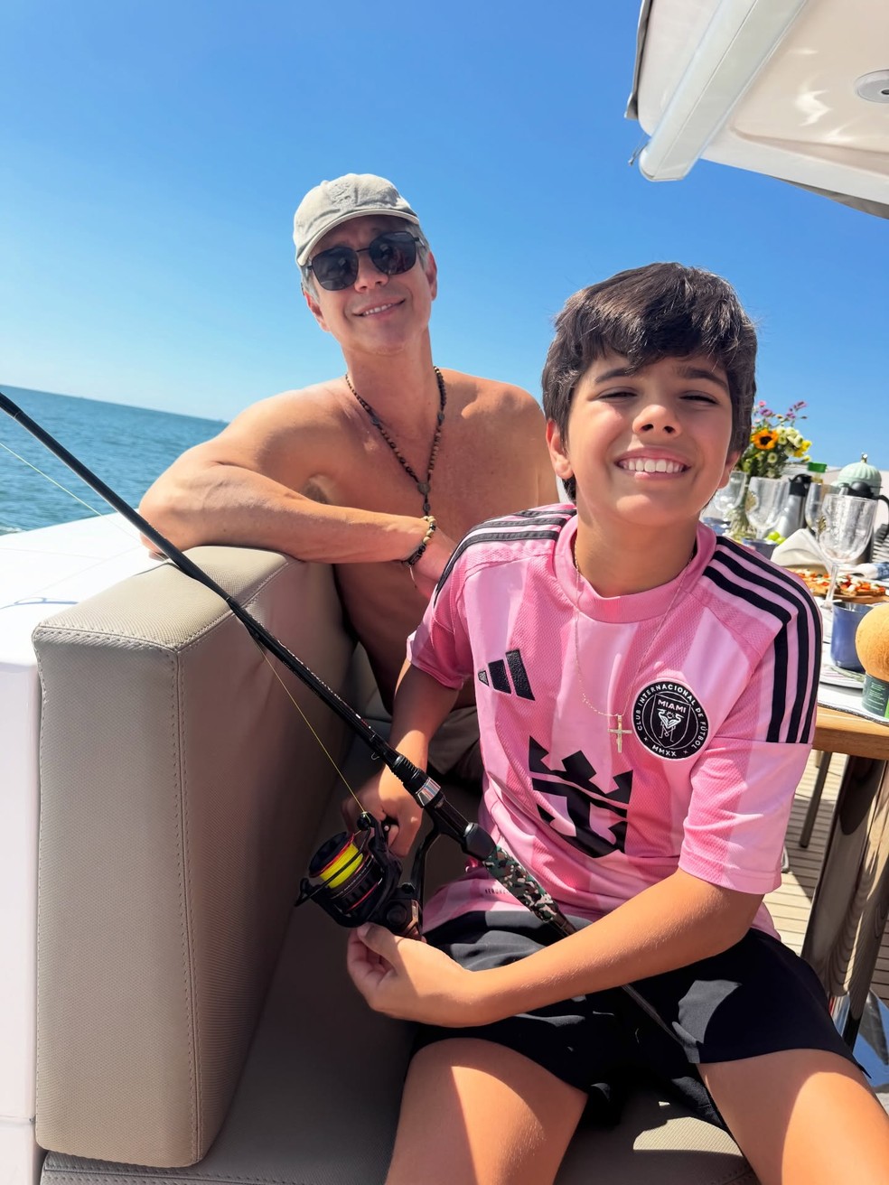 De folga, Andrea Santa Rosa e Márcio Garcia mostram passeio de barco em ...