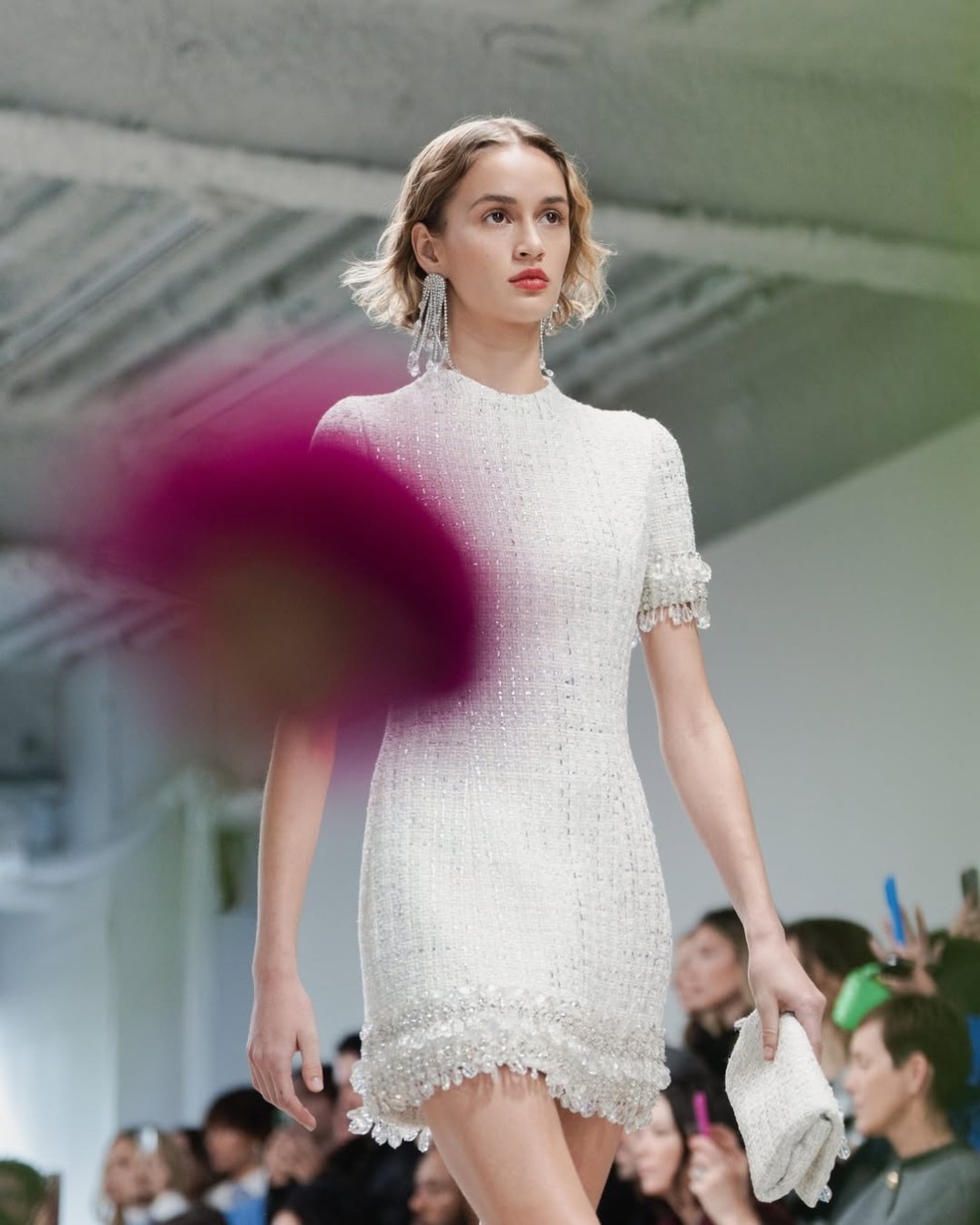 Carolina Herrera: laços e flores na Semana de Moda de Nova York — Foto: Reprodução/Instagram