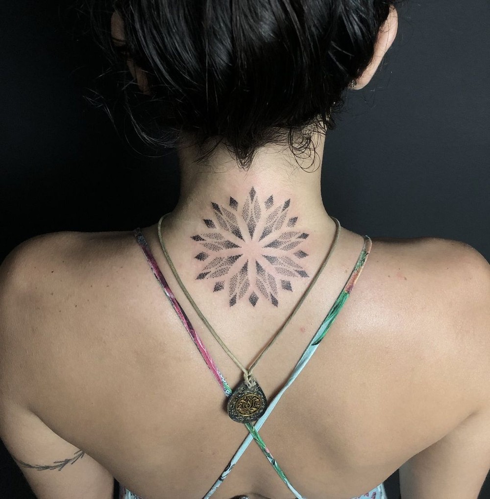 Desenho Na Nuca Feminino