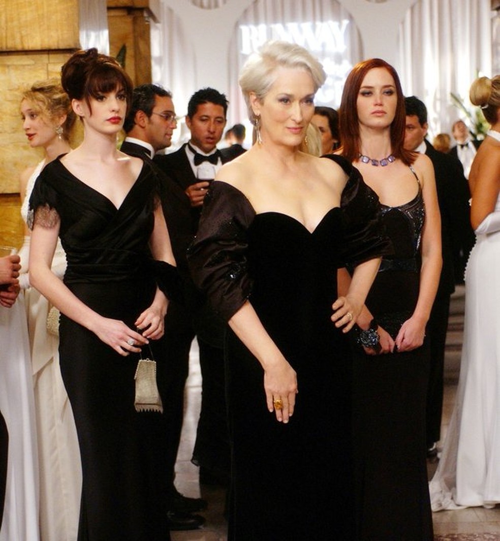 Como 10 tendências que moldaram o figurino de 'O Diabo Veste Prada' aparecem no segundo filme — Foto: Divulgação/O Diabo Veste Prada/20th Century Studios