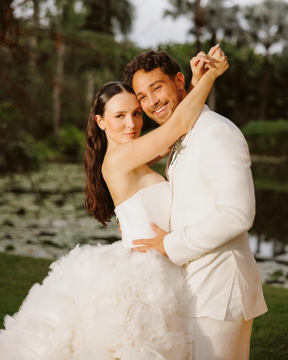 Casada, Larissa Manoela celebra aniversário de namoro com André Luiz Frambach: 'Nosso dia 17' — Foto: Reprodução/Instagram