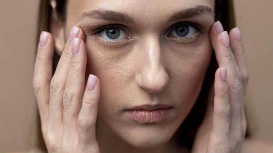 Como tratar adequadamente os quatro tipos de olheiras? Dermatologistas falam sobre o que funciona!