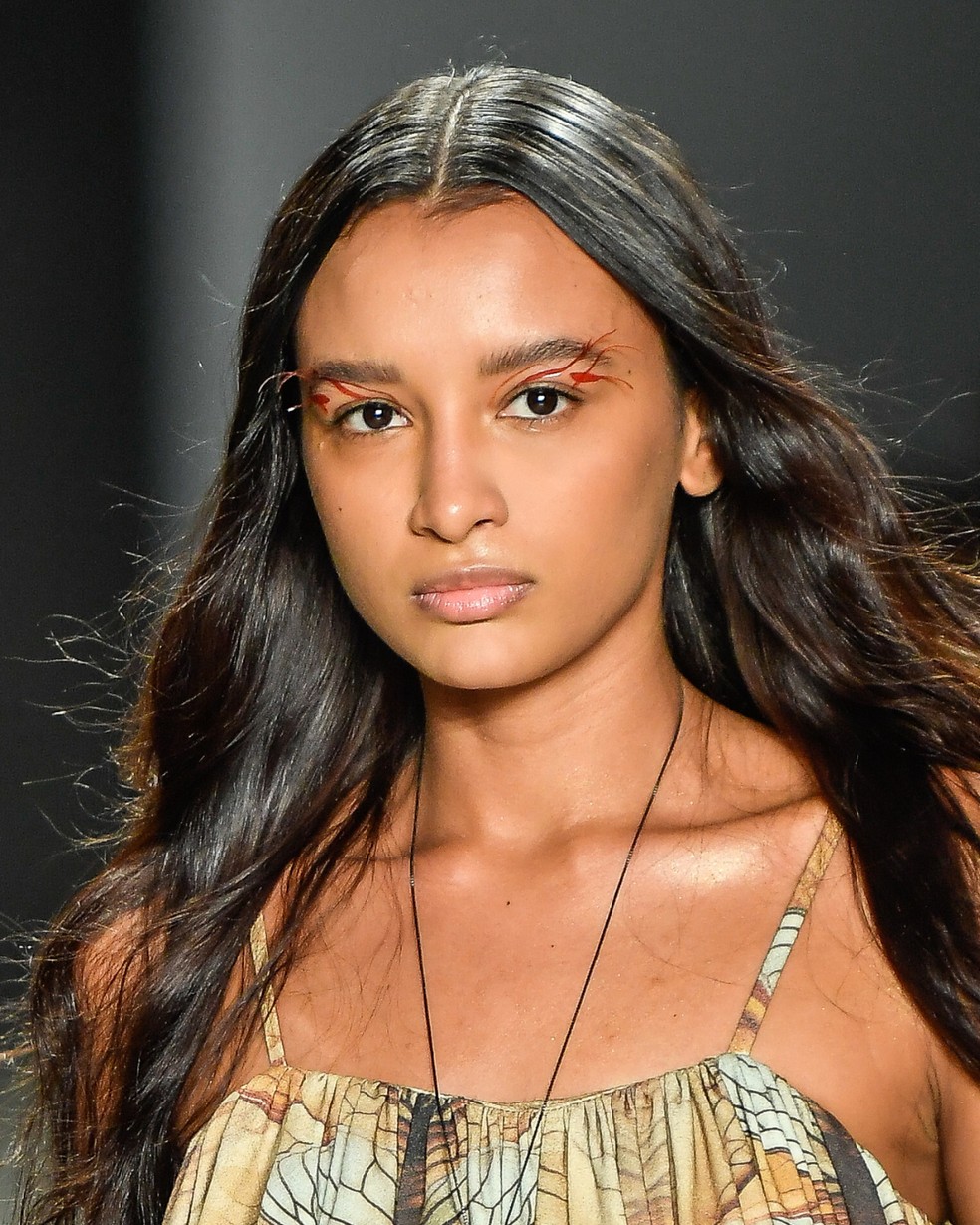 Desfile Normando SPFW N60, Beleza assinada por Dindi Hojah — Foto: Agência Fotosite
