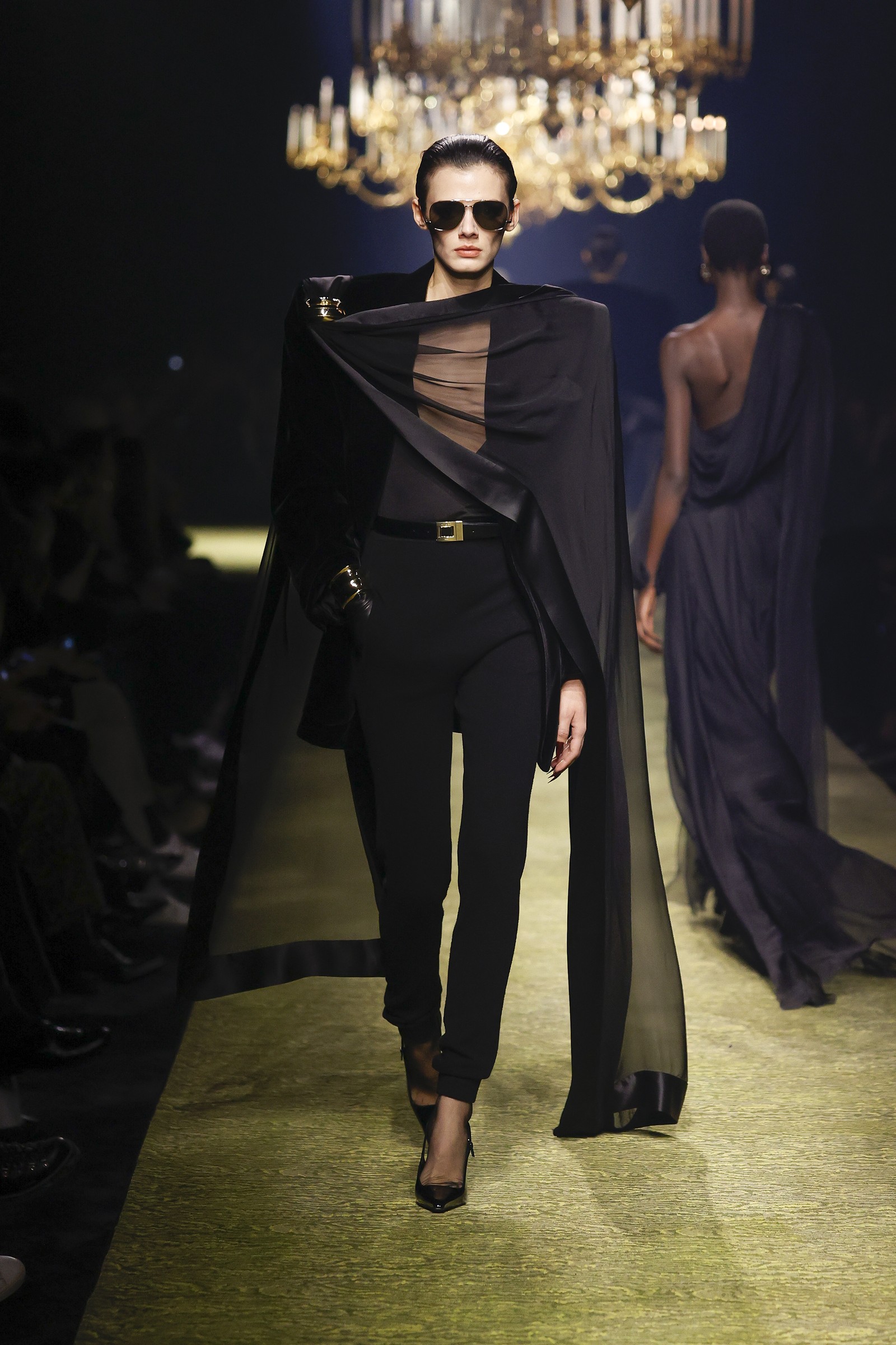 Paris Fashion Week: Saint Laurent — Foto: Divulgação