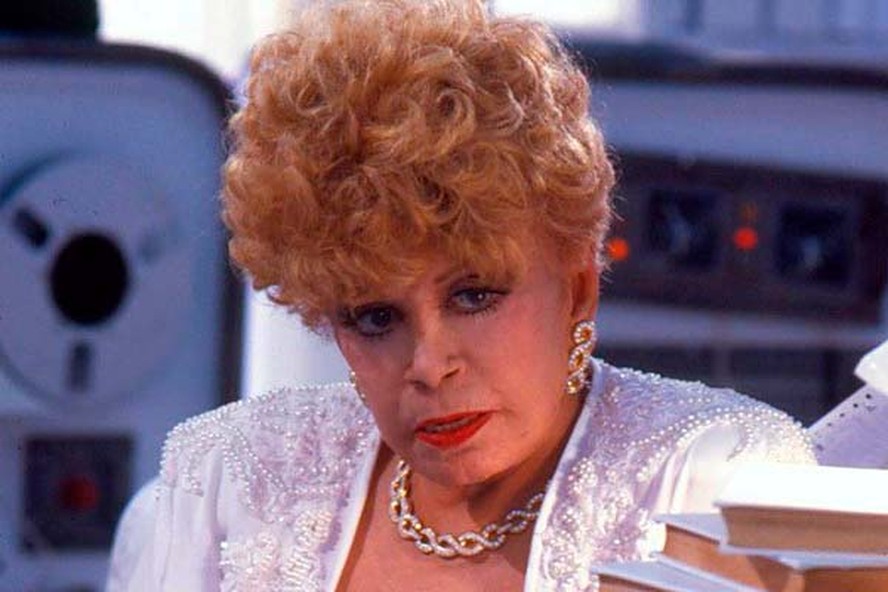 Dercy Gonçalves ganha nova biografia neste mês