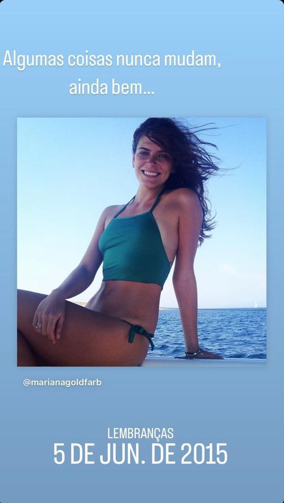 Mariana Goldfarb na praia em 2015 — Foto: Reprodução/Instagram