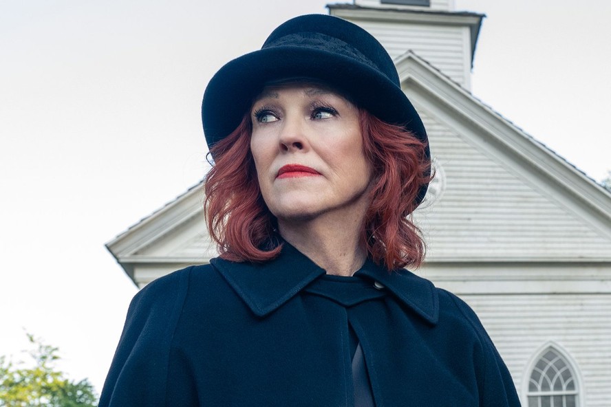 Catherine O'Hara, morta aos 71 anos, construiu sua carreira com personagens excêntricas