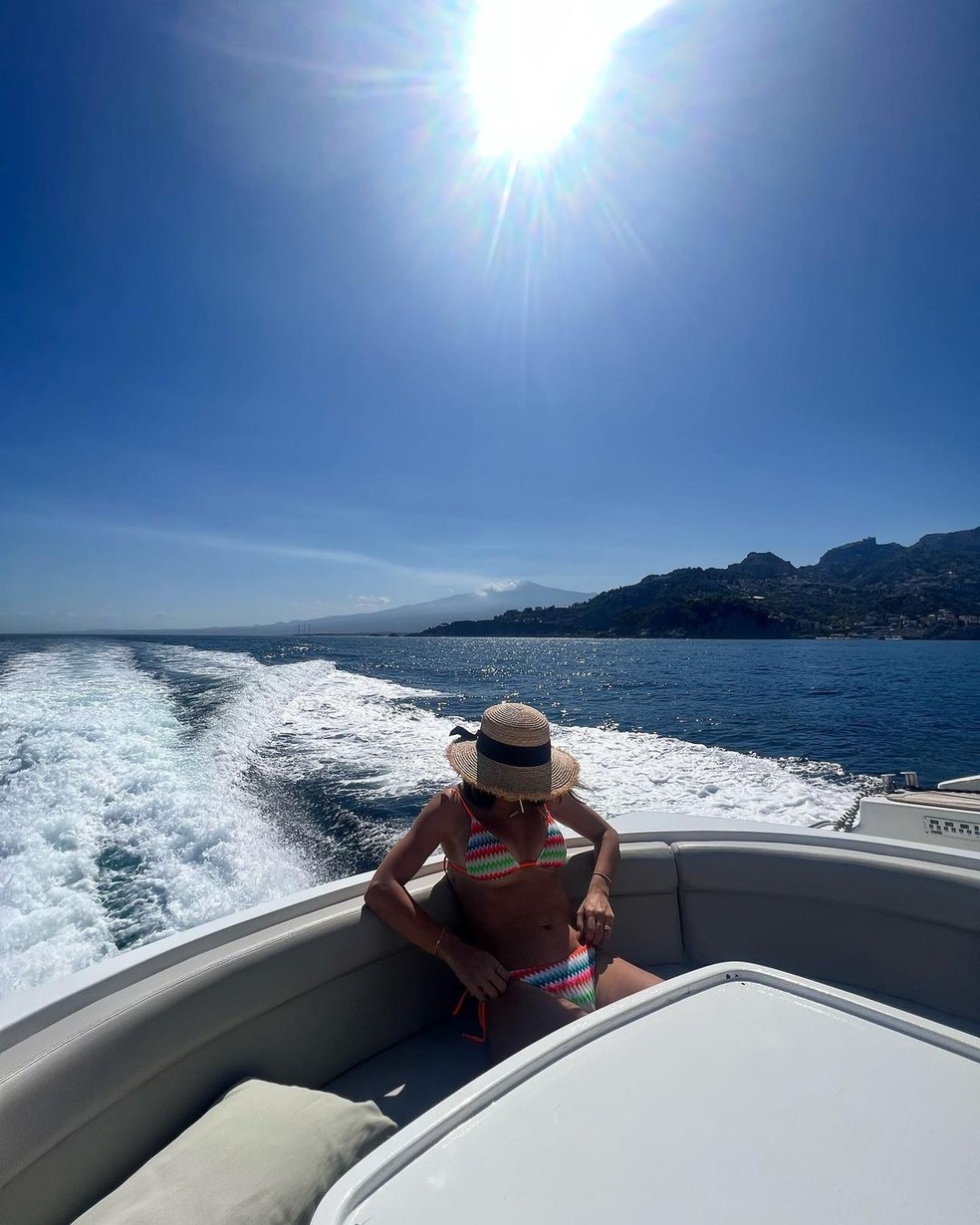 Sthefany Brito passeou de barco na Sicília — Foto: Reprodução/ Instagram