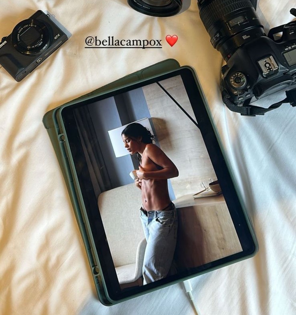 Bella Campos posou de topless — Foto: Reprodução/ Instagram