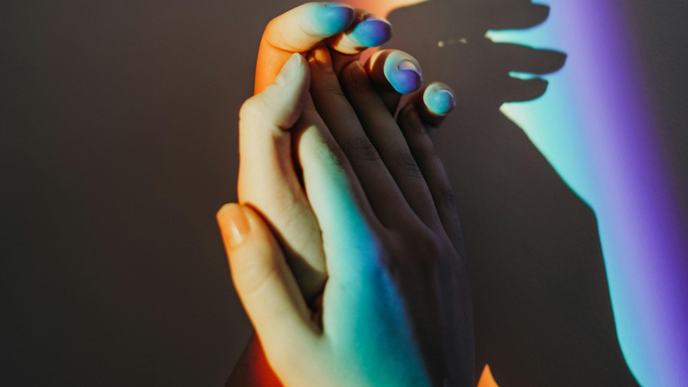Os elementos mostram como cada signo prefere ser tocado por suas experiências, levantando questões para o campo sexual e de massagens — Foto: Reprodução/Pexels