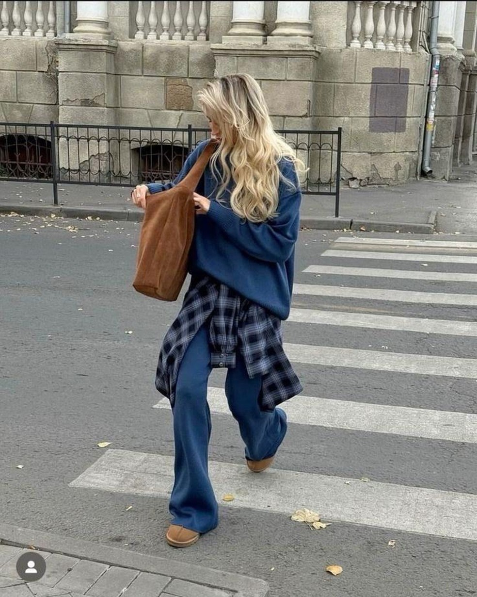 Camisa xadrez azul e cinza dão um toque único ao street style. — Foto: Reprodução/Pinterest