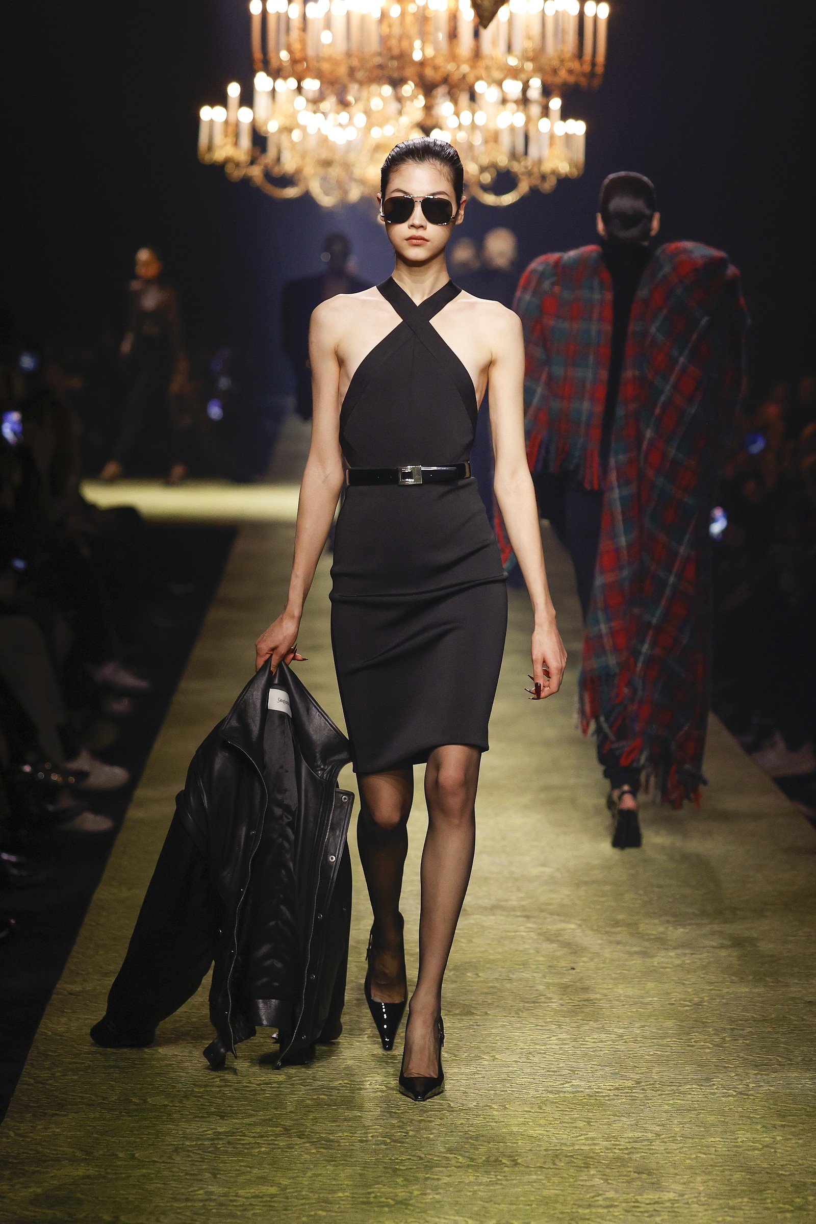 Paris Fashion Week: Saint Laurent — Foto: Divulgação