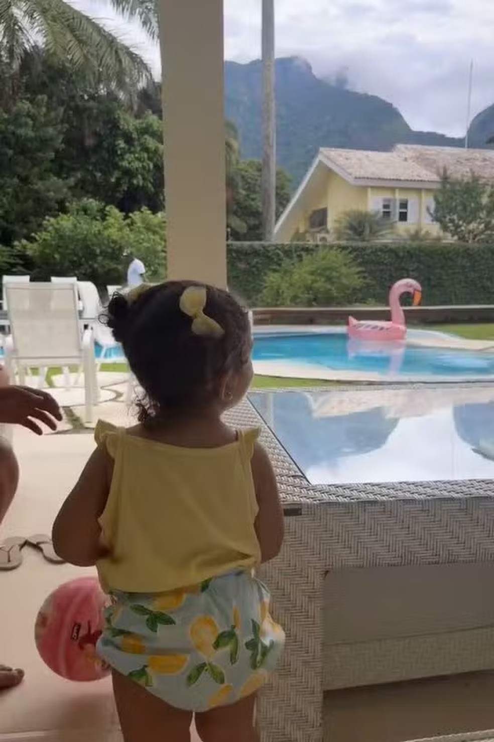 Karoline Lima mostra imagens da mansão onde vive com Leo Pereira — Foto: Reprodução/ Instagram