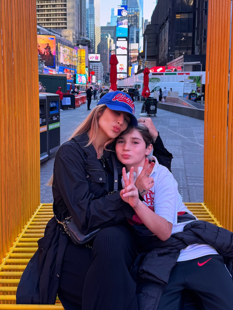 Neto de Leonardo e filho de ator se chora ao conhecer NY: 'Ficou emocionado' — Foto: Reprodução/ Instagram
