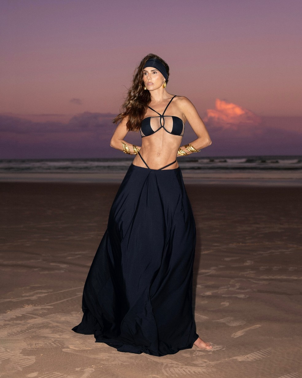 Deborah Secco posa de biquíni em ensaio inédito — Foto: Reprodução/Instagram