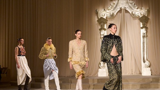 Chanel apresenta último desfile antes de Matthieu Blazy na alta-costura de inverno 25