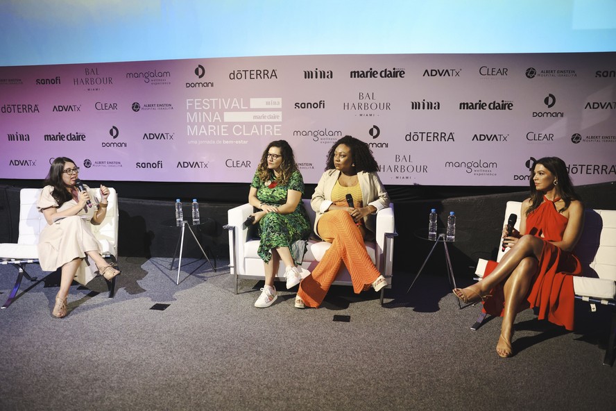Daniela Tófoli, Bárbara dos Anjos Lima, Cintia Aleixo e Heloisa Brudniewski no Festival Mina Marie Claire em São Paulo