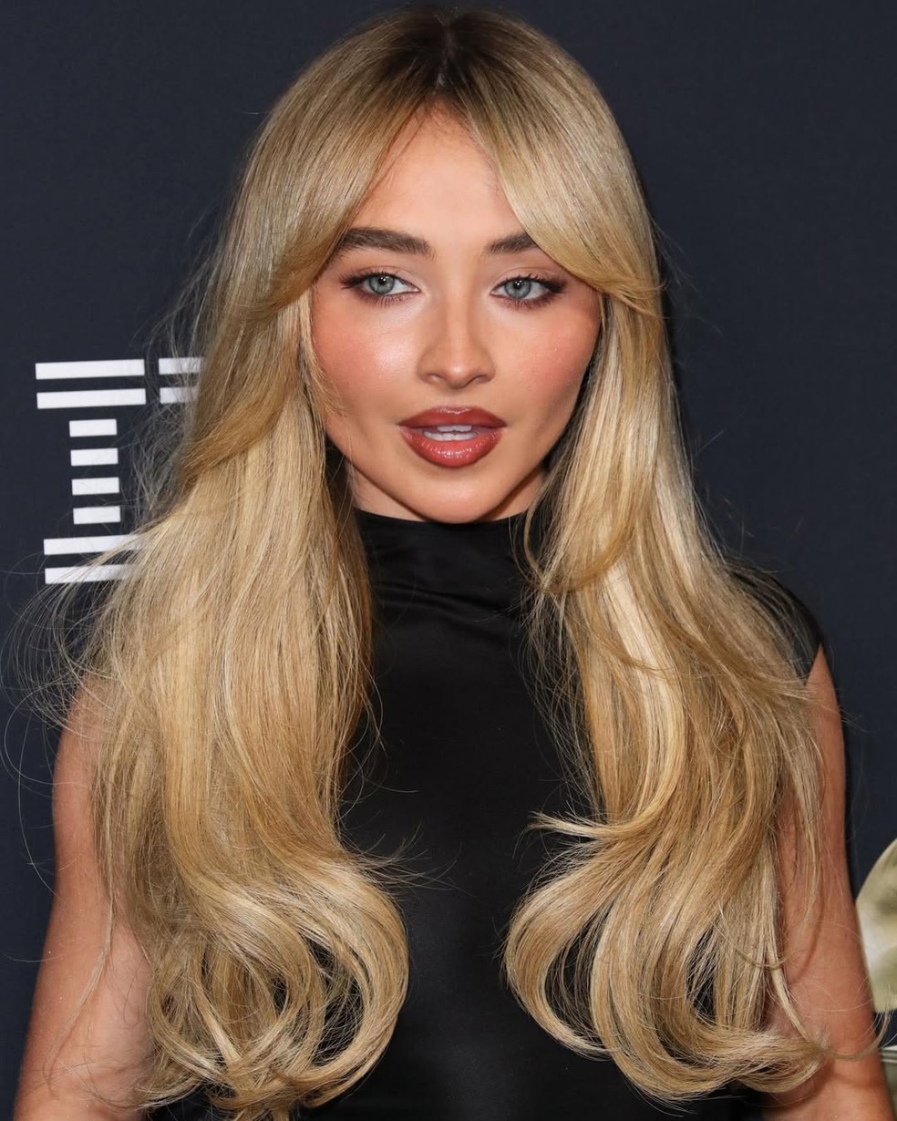 Butterfly cut — Foto: Reprodução Instagram @sabrinacarpenter