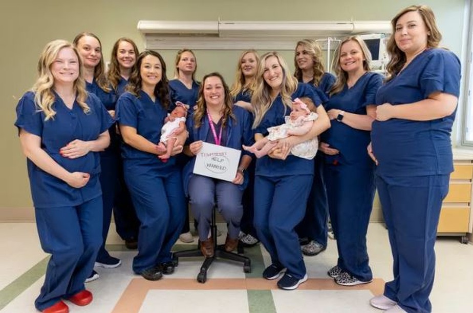 12 mulheres do mesmo departamento de um hospital estão grávidas