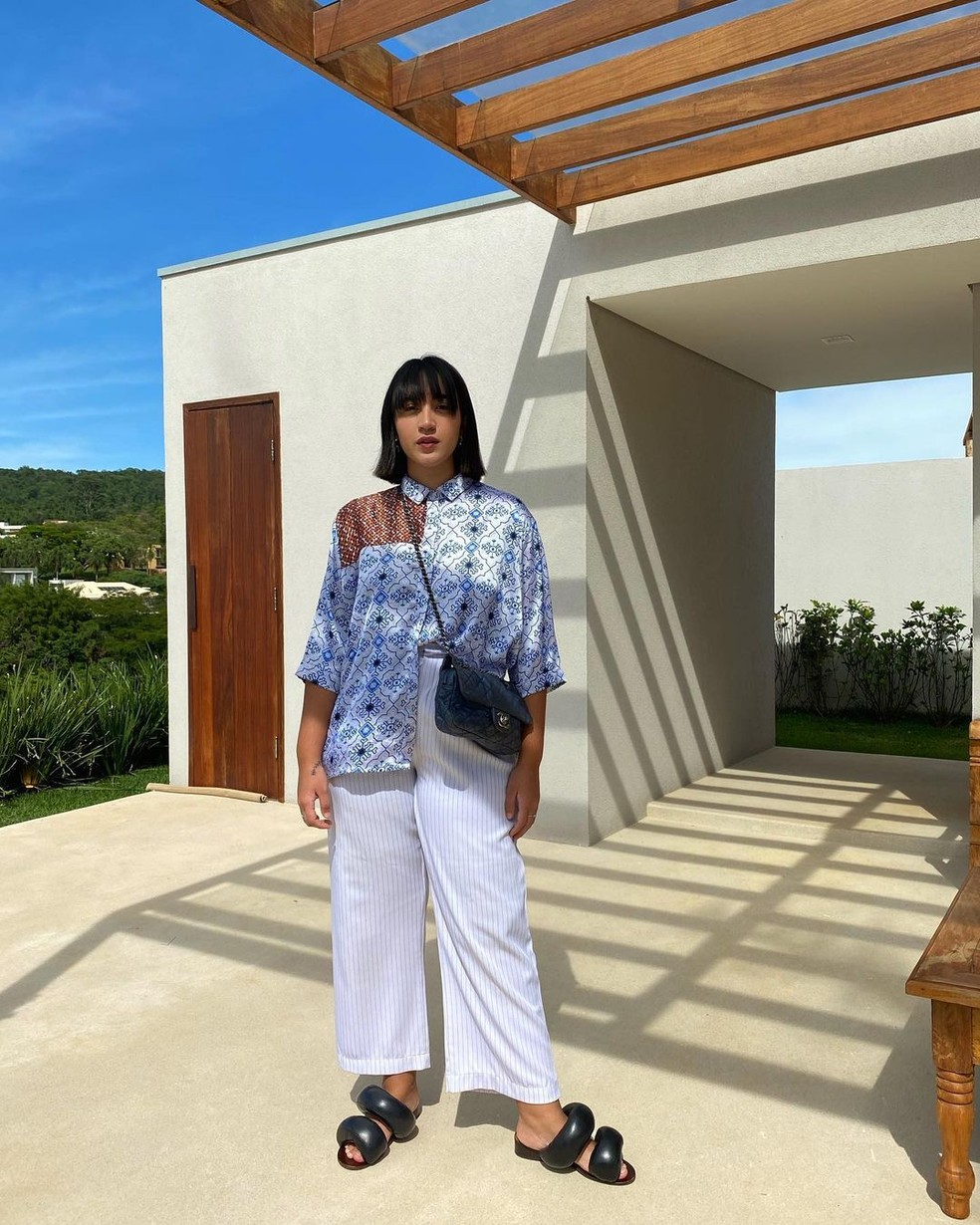 Mix de estampas com calça — Foto: Reprodução/Instagram @giuliabraide