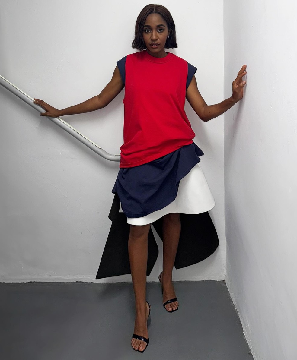 Ayo Edebiri é dona de um dos estilos mais interessantes do momento — Foto: Reprodução/Instagram @daniellegoldberg