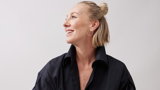 Bia Paes de Barros usa expertise em consultoria de moda e lança curadoria de peças em site de garimpo