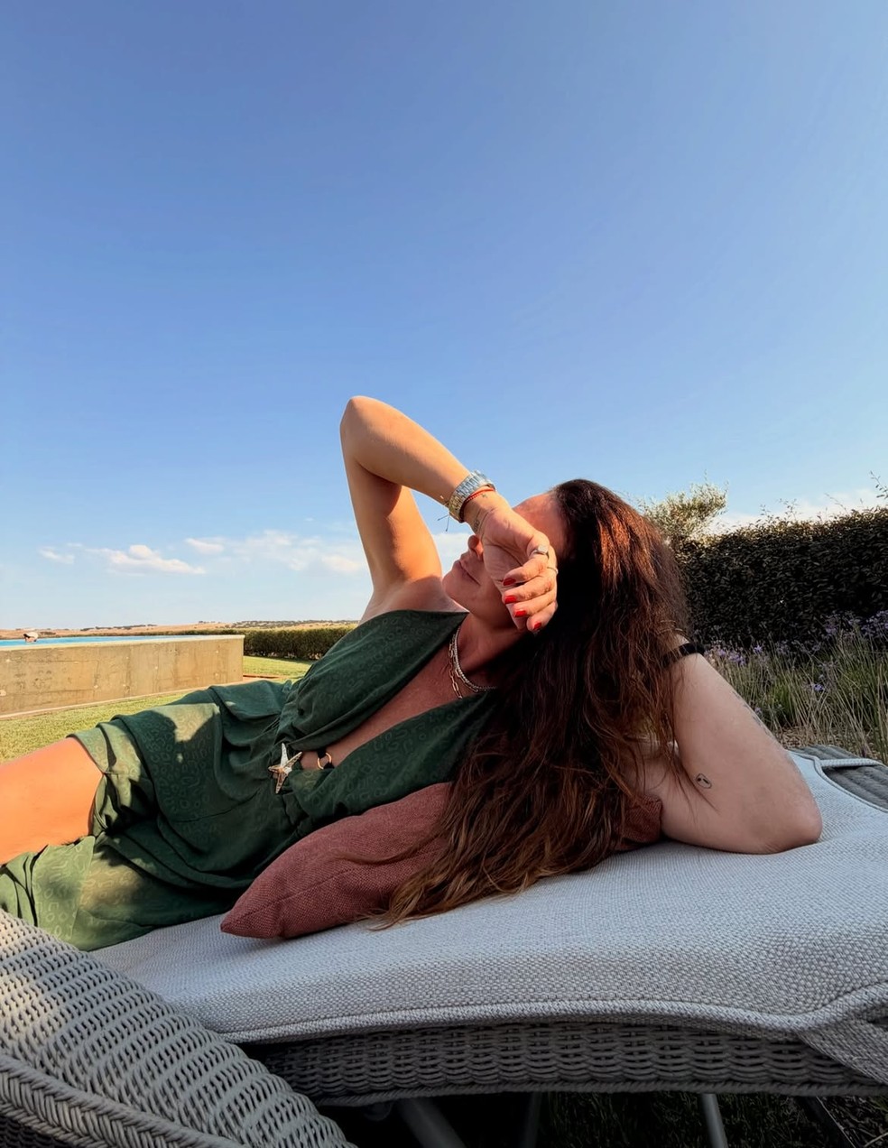 Giovanna Antonelli com vestido verde — Foto: Reprodução/ Instagram @giovannaantonelli